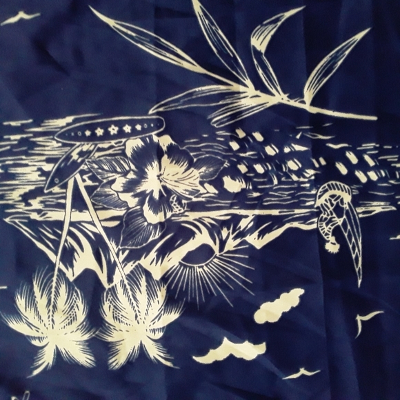 LAleela Purple and White Hawiian Scarf or wrap - Picture 4 of 6